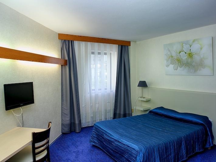Hotel Dupleix - Hyper Centre - Parking Et Garage Gratuit Quimper Exterior photo
